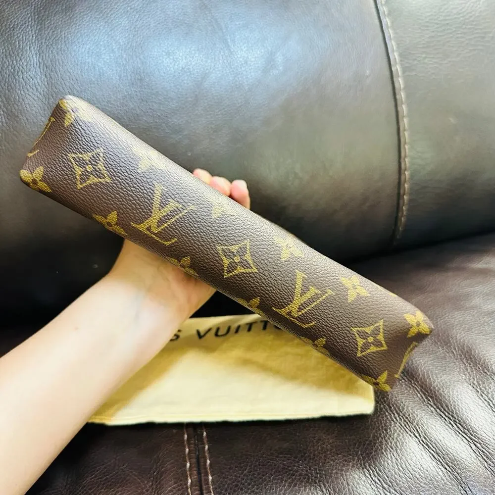 Louis Vuitton Pochette Pallas Monogram Noir